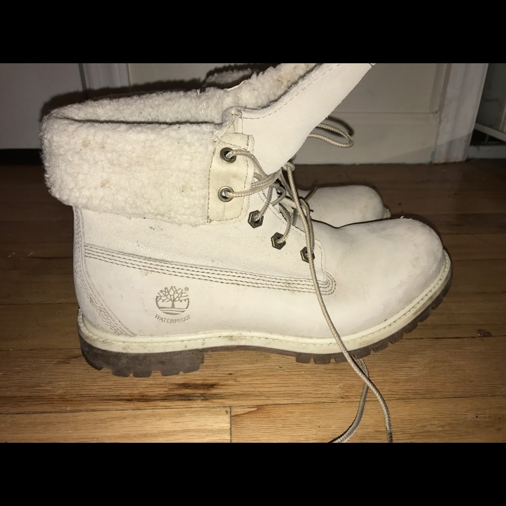 White fold over fur timberlands